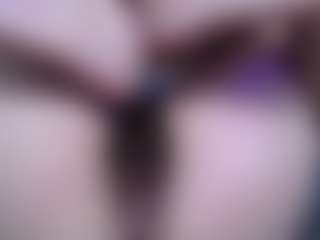 Live cam show with HairyValeri - Petite on Camiplay Live