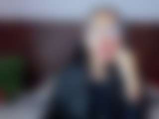 Live cam show with Lucy Liiu - Moaning on PervPlay.com