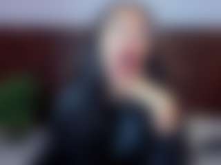 Live cam show with Lucy Liiu - Spanks on Soda Cam