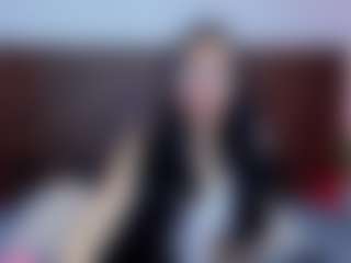 Live cam show with Lucy Liiu - Ride on AdultVida.com