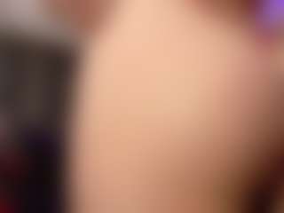 Live cam show with natashaa-black - Camel Toe on Milf Play