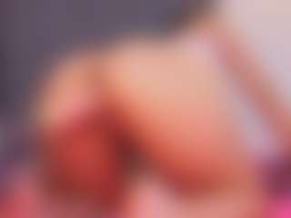 Pretty-Johnson's Live Sex Cam Show