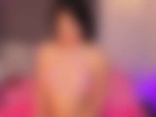 Live cam show with Pretty-Johnson - Skinny on Camsoda