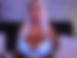 Live cam show with Cara harris - Smoke on Camsoda