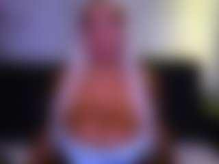 Live cam show with Cara harris - Smoke on Camsoda