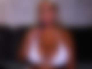 Live cam show with Cara harris - Latina on AdultVida.com