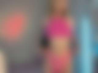Live cam show with VikkiMoon - Athletic on studioflirtlive.com