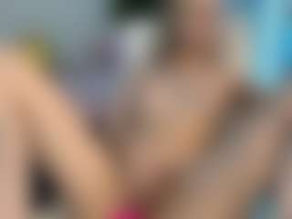 VikkiMoon's Live Sex Cam Show