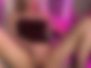 Live cam show with VikkiMoon - Moaning on Soda Cam
