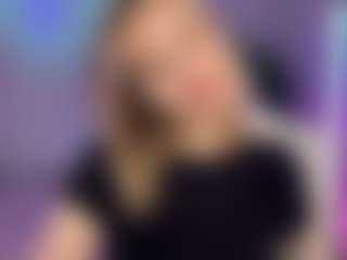 Live cam show with VikkiMoon - Ass Bouncing on SquirtSoMuch