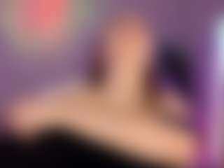 Live cam show with VikkiMoon - Blue Eyes on luckytryst.com
