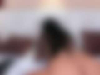 Live cam show with KathyMirrow - Naked on xDating