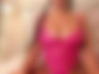 Live cam show with Lunna-Ebony - Blowjob on CamwithHer