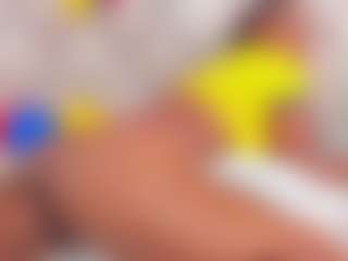 Live cam show with Lunna-Ebony - Ebony Petite on CamwithHer