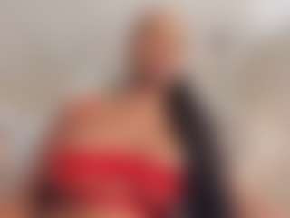 Live cam show with Lunna-Ebony - Black Petite on fuklive.com