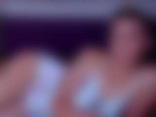CassieSpell MILF webcam performer live streaming