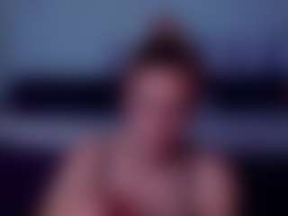 CassieSpell MILF webcam performer live streaming
