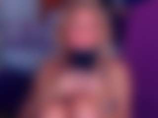 Live cam show with CassieSpell - Living Room on SpunkLive
