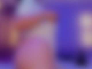 Live cam show with Serena-Foxx - Blonde Hair Curvy on Camsoda