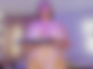 Live cam show with Serena-Foxx - Brown Eyes on SquirtSoMuch