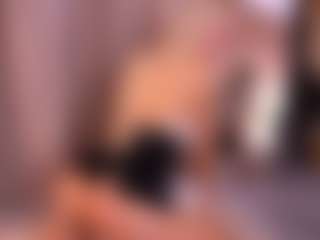 Live cam show with AlinaBailey - Green Eyes on Latina Girls