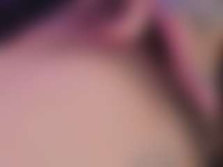 Live cam show with Marllena - Fingers on Camsoda