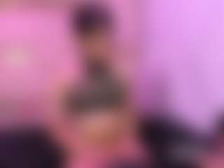 Live cam show with Cami - Young Adult on Mixed Magazine Live