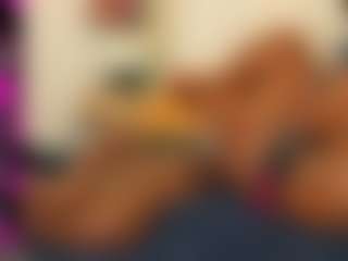 Live cam show with Daffne - Tiny Tits on AdultVida.com