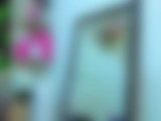 Live cam show with Daffne - Thin on Strip Flash - Live Sex Shows