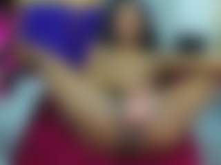 Live cam show with Daffne - Thin on Milfs Live