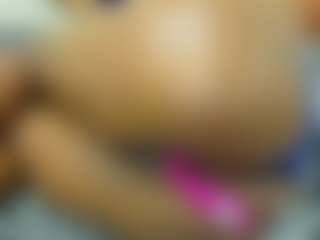 Live cam show with Daffne - Thin on SinfulBabes