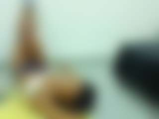 Live cam show with Daffne - Muscle on Fling VIP Chat