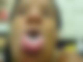 Live cam show with Daffne - Muscle on Mixed Magazine Live