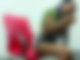 Live cam show with Daffne - Striptease on Camsoda