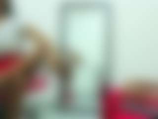 Live cam show with Daffne - Petite on AdultVida.com