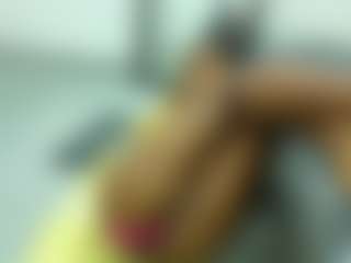 Live cam show with Daffne - Muscle on Gym Cam Girls