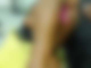 Live cam show with Daffne - Muscle on CamwithHer