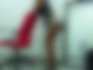 Live cam show with Daffne - Muscle on Streamer API
