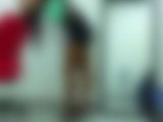 Live cam show with Daffne - Ass Clapping on friskycurves.com