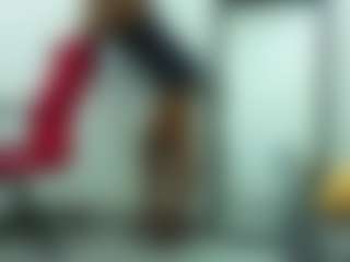 Live cam show with Daffne - Ass Clapping on Camsoda