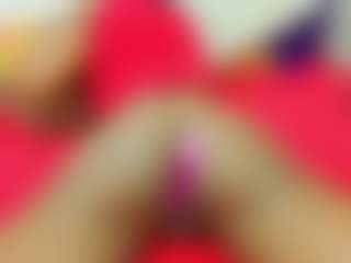 Live cam show with Daffne - Ass Clapping on Camsoda