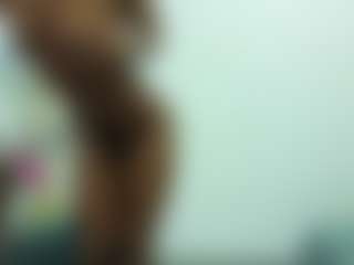 Live cam show with Daffne - Striptease on Camsoda