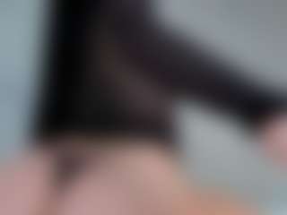 Live cam show with Emmaazc - Sexy on studioflirtlive.com
