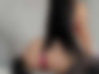 Live cam show with Emmaazc - Teen (18+) on Uber Horny