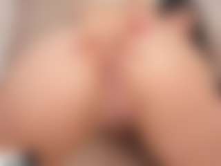 Live cam show with Emmaazc - Spank Asian on AdultVida.com