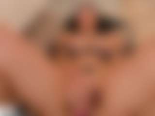 Emmaazc's Live Sex Cam Show