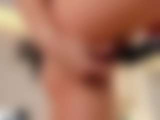 Live cam show with Emmaazc - Asian Teen (18+) on chickslive.net