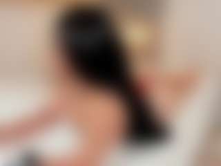 Live cam show with Emmaazc - Twerk Asian on Mixed Magazine Live
