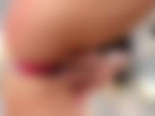 Emmaazc's Live Sex Cam Show
