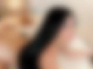 Live cam show with Emmaazc - Butt Plug on CamwithHer